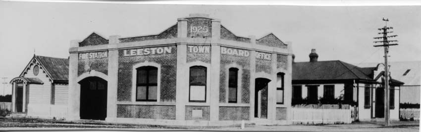 The first Leeston Library 
is the small building on the left.
Ellesmere Historical Society EHS-1545 