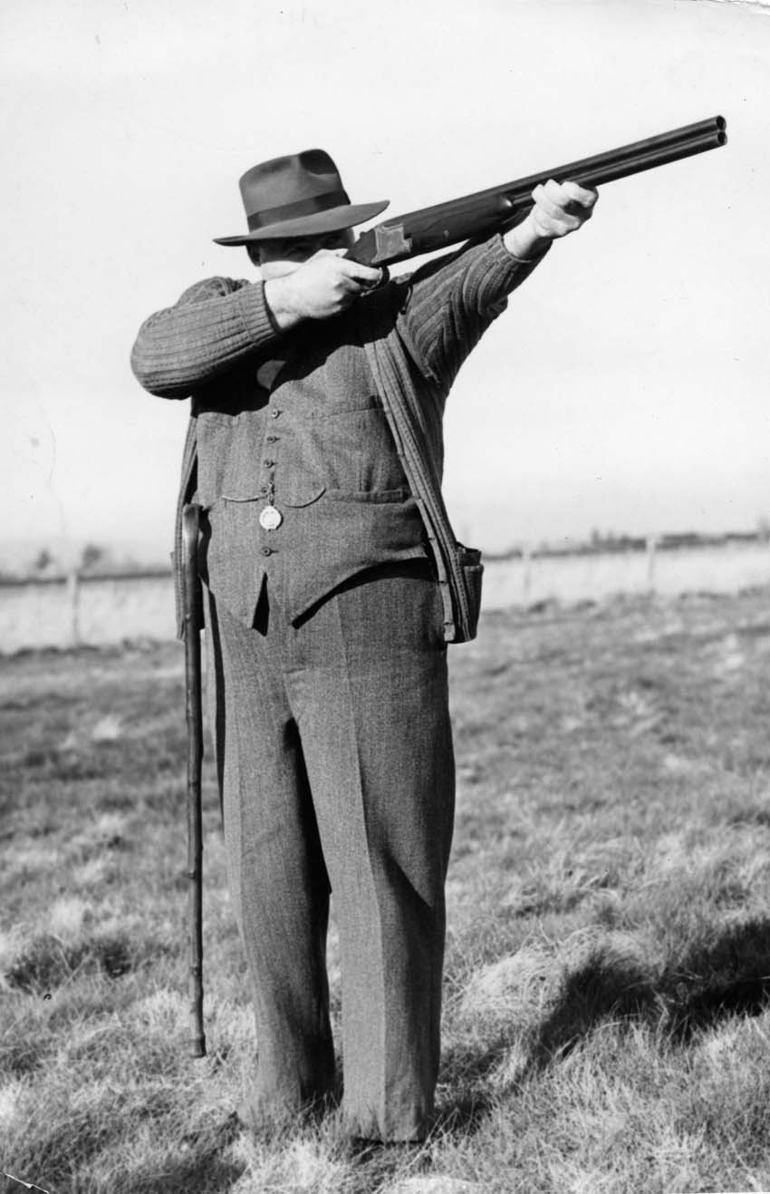  Bill Patterson, NZ Champion, Ellesmere Gun Club, 
Courtesy of J. Longford
EHS-0803